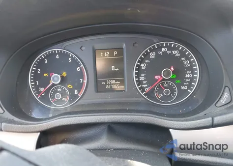 2014 Volkswagen Passat 1.8T Wolfsburg Edition z USA, uszkodzony, nr VIN 1VWAT7A37EC121057